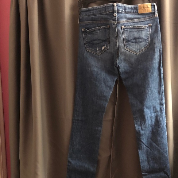 Distressed jeans - Picture 2 of 3